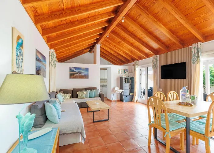 וילה Private With Heated Pool & Terrace View קורלחו